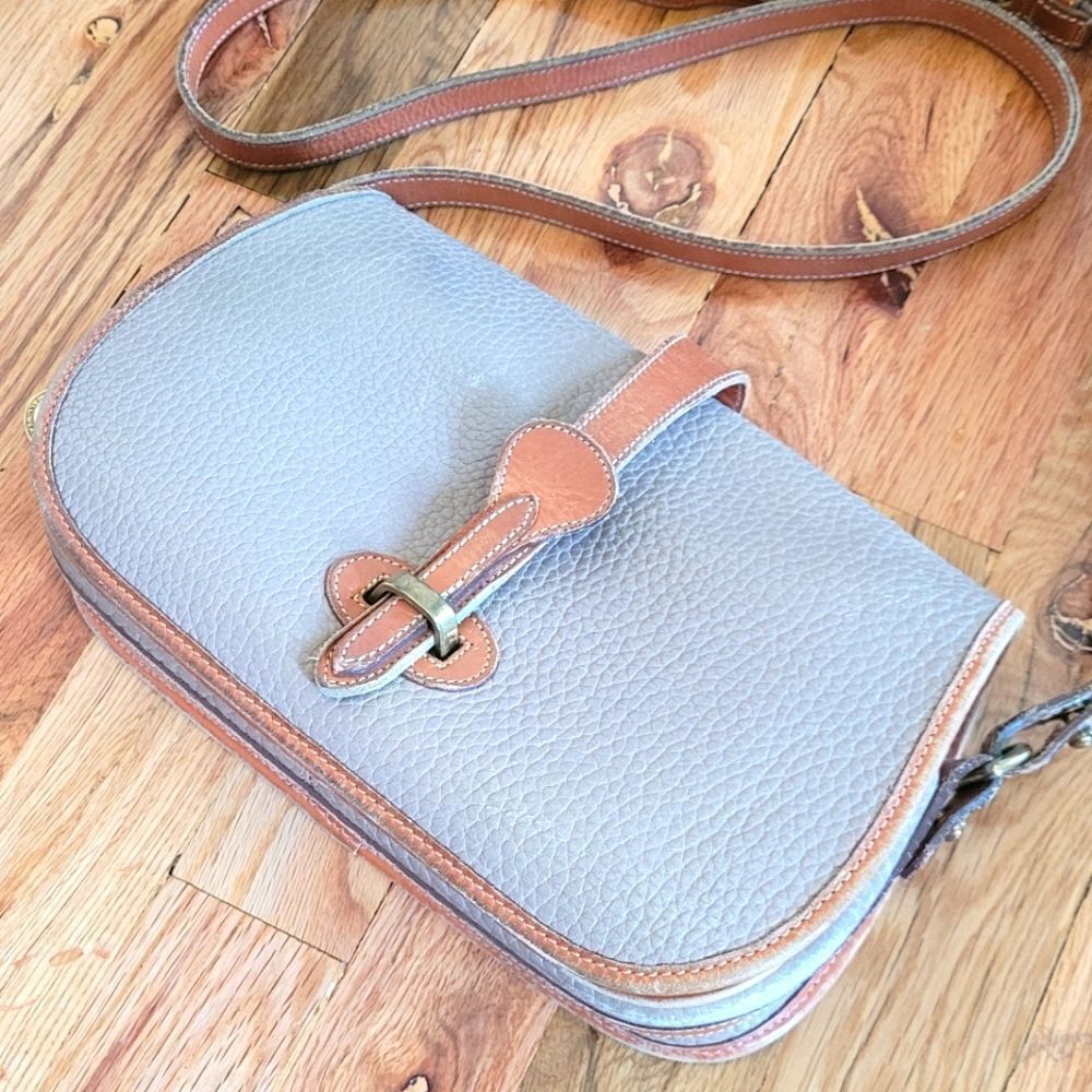 Vintage Dooney & Bourke Pebble Leather Over Under Taupe Crossbody Bag - Picture 4 of 16